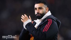 Gerrard Advises Salah To Reverse His Comments Regarding Liverpool's Management