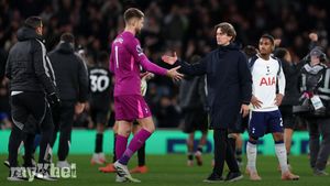 Tottenham's Thomas Frank Calls For Fan Unity Amid Recent Struggles Before Newcastle Clash