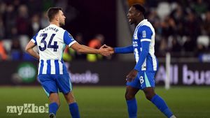 West Ham And Brighton Draw 2-2 After Penalty Drama In London