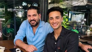 Still Can’t Get a 50 Off 12 Balls? Yuvraj Singh Reacts to Abhishek Sharma’s Blitz