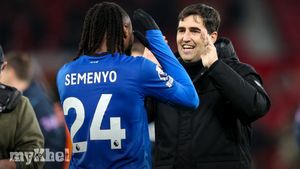 Antoine Semenyo Transfer Links To Manchester City Grow As Bournemouth Boss Praises Professionalism