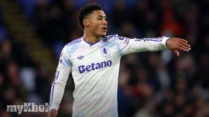 Aston Villa Crystal Palace 0-0 Draw As Watkins Post Denies Late Chance