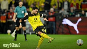 Borussia Dortmund Edge St Pauli In Stoppage-Time Penalty To Stay In Bundesliga Title Race