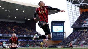 Bournemouth Beat Wolves 2-0 With Kroupi And Scott Strike