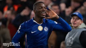 Caicedo Urged To Add More Goals By Chelsea Boss Rosenior
