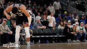 Giannis Antetokounmpo Calf Injury Likely To Sideline Bucks For Weeks
