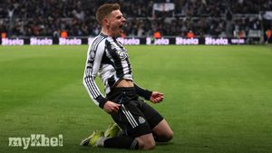 Harvey Barnes Stoppage-Time Winner Seals Newcastle's Dramatic 4-3 Victory Over Leeds United