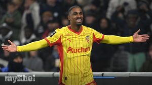 Lens Extend Ligue 1 Summit With 3-0 Win Over Toulouse As Seven-game Winning Streak Grows