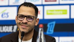 Chelsea confirm Rosenior appointment on contract until 2032