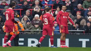 Tottenham step up pursuit for Liverpool defender