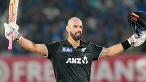 IND vs NZ 2nd ODI: Daryl Mitchell's 131*, 87 from Will Young help Kiwis level series in Rajkot; KL Rahul ton in vain