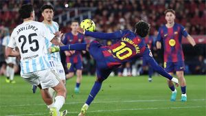 Lamine Yamal's Acrobatic Wonder Goal Powers Barcelona Back to LaLiga Summit: WATCH