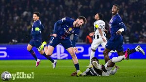 Kvaratskhelia Injury Fears Threaten PSG As Enrique Defends Play-off Chances