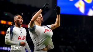Tottenham Secure 2-0 Victory Over Borussia Dortmund As Romero And Solanke Score