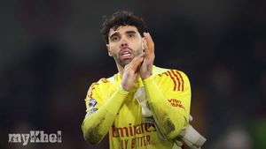 Arsenal Must Stay United In Title Race After Brentford Draw, Raya Says