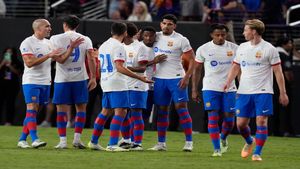 Barcelona Hit by Injury Blow: Frenkie de Jong Out Just as Pedri Returns