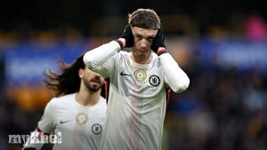 Cole Palmer Hat-Trick Shines For Chelsea As Rosenior Urges Blocking Out Noise