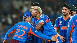 T20 World Cup 2026: India Stay Alive with 72-Run Rout of Zimbabwe in Chennai; Brian Bennett's 97* in vain