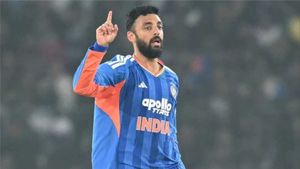 IND vs PAK: Varun Chakaravarthy’s Middle-Overs Dominance and Suryakumar Yadav’s Early Control Key To Team India’s Success 