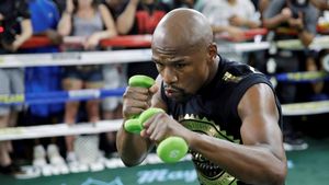 Floyd Mayweather Comeback: Undefeated Legend Ends Retirement at 49
