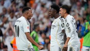 Real Madrid star sends four-word message after Injury Return