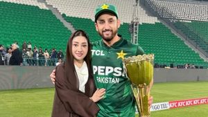 Pakistan captain Salman Agha's Wife gives stern reply to Fans, South Africa player bats for Her on Social Media