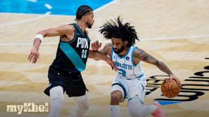 Coby White Embodies Charlotte Hornets Competitive Spirit, Coach Lee Says