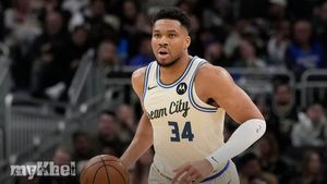 Giannis Antetokounmpo Returns To Bucks After Injury Lay-off