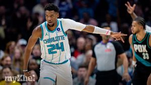 Hornets Beat Trail Blazers For Fourth Straight Win