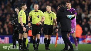 Leeds United Boss Daniel Farke Reflects On Man City Red Card Incident