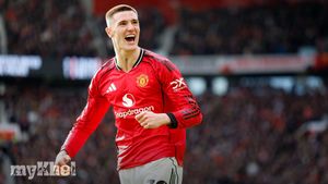 Manchester United Secure 2-1 Win Over Crystal Palace As Sesko Nets Decisive Goal After Lacroix Red