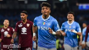 Napoli Edge Torino 2-1 As Santos And Elmas Secure Hard-fought Win