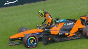 Oscar Piastri DNF Explained: What Happened Before the 2026 Australian Grand Prix Start