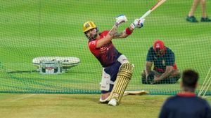 RCB vs SRH Pitch Report Today: Bengaluru Weather, Dew Factor And Par Score For IPL 2026 Opener