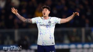 Inter Chief Says Barcelona Knows Which Contacts To Call For Bastoni
