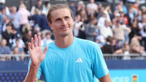 Zverev outclasses Diallo to continue quest for fourth Munich crown