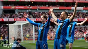 Arsenal Suffer 2-1 Defeat As Bournemouth Twist Title Race Push