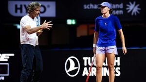 Swiatek delighted with new coach Roig ahead of European clay swing