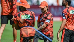 IPL 2026: Ishan Kishan names Praful Hinge Debut at Toss, But Jaydev Unadkat Comes Out! What is The Reason for this Bizarre Incident?