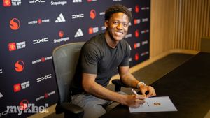 Kobbie Mainoo Secures Manchester United Contract Extension Through 2031