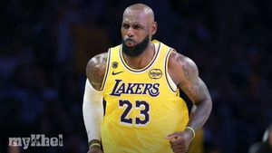 Lakers Rally To Seal 3-0 Series Lead As James Hails Team Spirit