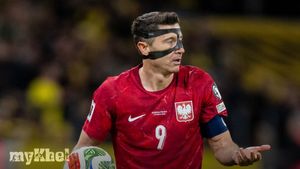 Lewandowski Focused On Barcelona After World Cup Failure, Says Flick