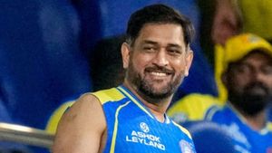 What MS Dhoni Did for a Security Guard Shows Why Fans Admire Him