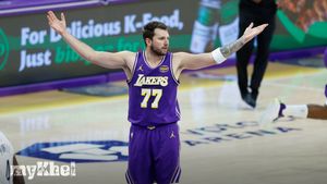 Luka Doncic Hamstring Injury Surfaces As Thunder Dominate Lakers