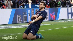 Kvaratskhelia Brace Helps Paris Saint-Germain Extend Ligue 1 Lead After 3-0 Win Vs Nantes