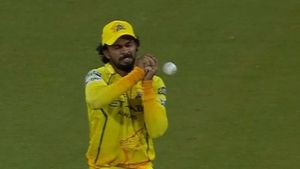IPL 2026: 'Worst Captain, Should Quit' - Fans Angry as CSK captain Ruturaj Gaikwad Drops Sunil Narine