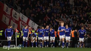 Southampton And Ipswich Town Battle To 2-2 Draw As Promotion Hopes Live