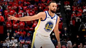 Stephen Curry Returns To Lead Warriors In Comeback, Kerr Lauds Talisman