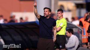 Cesc Fabregas Signals No Rush To Leave Como For Premier League Role