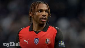 Jacquet Says Van Dijk Will Teach Him Much As Liverpool's New Defender Arrives
